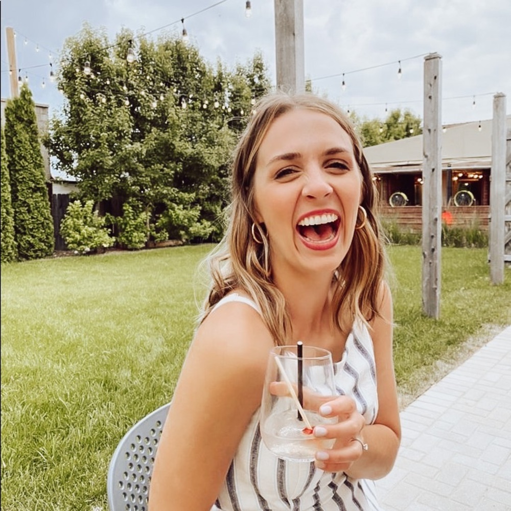 Meet your Posher, Aila